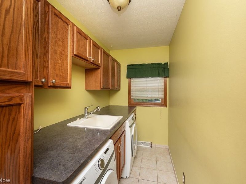595 Montgomery Drive, Brunswick, OH 44212 Photo 12