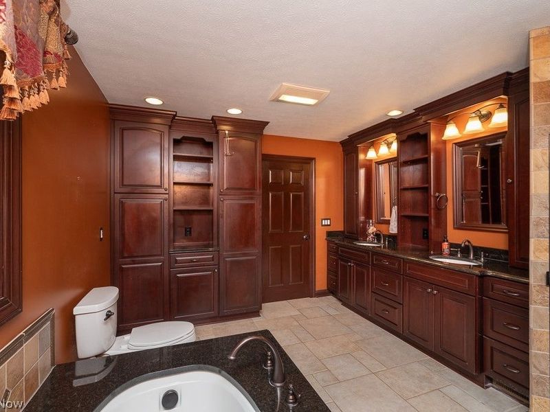 595 Montgomery Drive, Brunswick, OH 44212 Photo 17