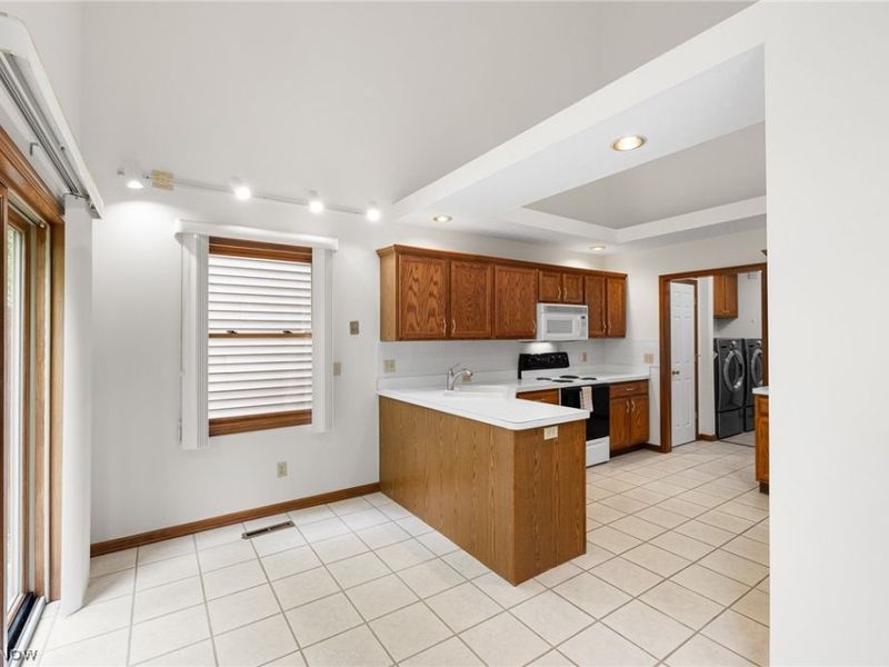 22445 Christopher Court , Strongsville, OH 44149 Photo 12