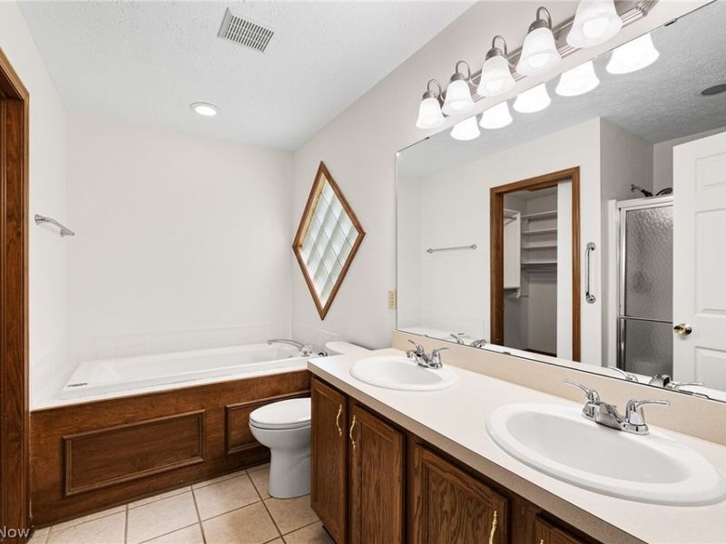22445 Christopher Court, Strongsville, OH 44149 Photo 20