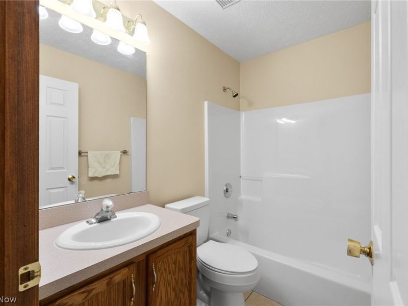22445 Christopher Court , Strongsville, OH 44149 Photo 21