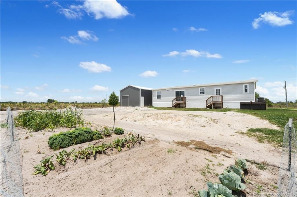 18714 NW 254th Street, Okeechobee, FL 34972 Photo