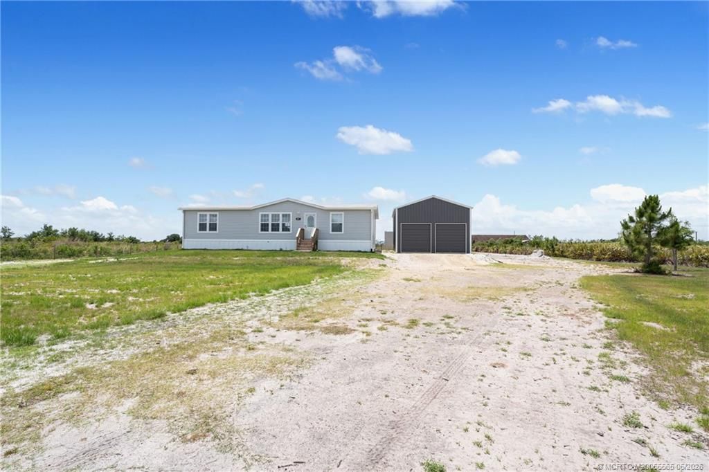 18714 NW 254th Street, Okeechobee, FL 34972 Photo