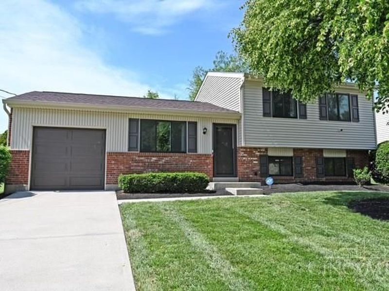 1426 Hazelgrove Drive, Springfield Twp., OH 45240 Photo 4