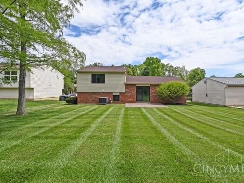 1426 Hazelgrove Drive, Springfield Twp., OH 45240 Photo 5
