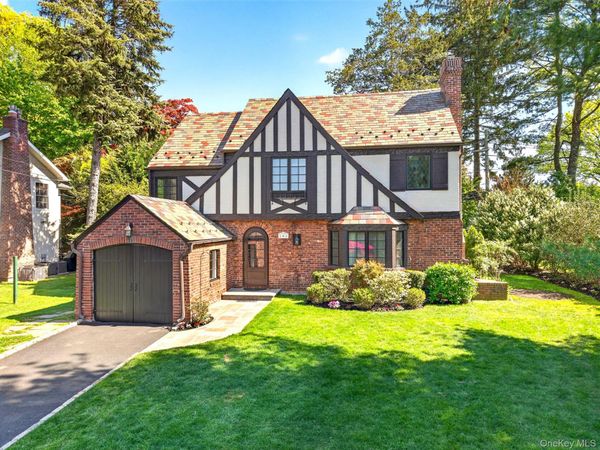 102 Quaker Ridge Road, Manhasset, NY 11030