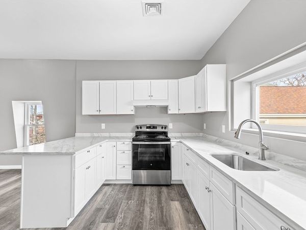 712-722 Eastern Ave, Unit 3, Fall River, MA 02723