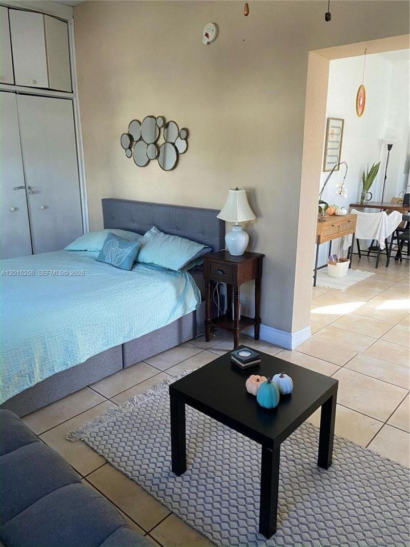 1678 SW 11th St, Unit Studio, Miami, FL 33135 Photo