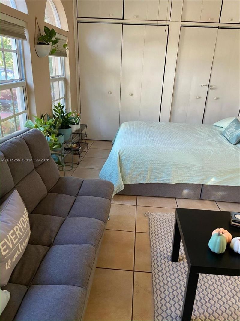 1678 SW 11th St, Unit Studio, Miami, FL 33135 Photo