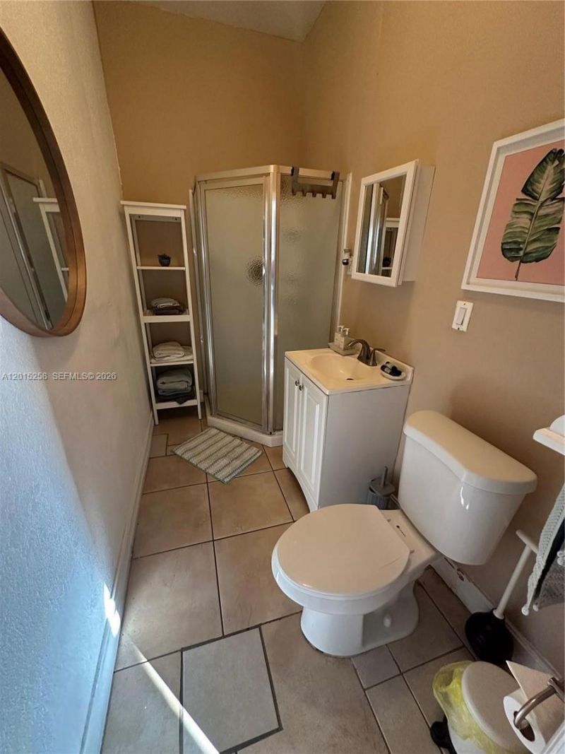 1678 SW 11th St, Unit Studio, Miami, FL 33135 Photo