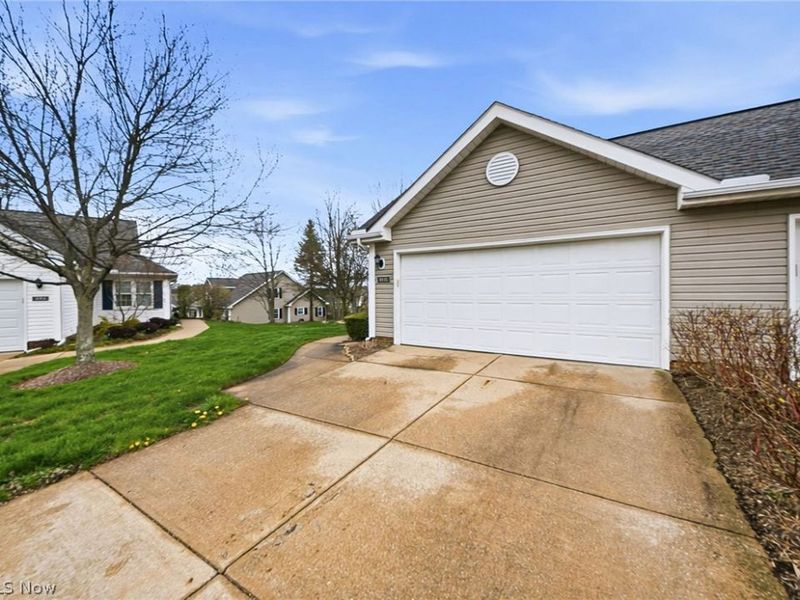 1960 Deerhaven Lane, Broadview Heights, OH 44147 Photo 3