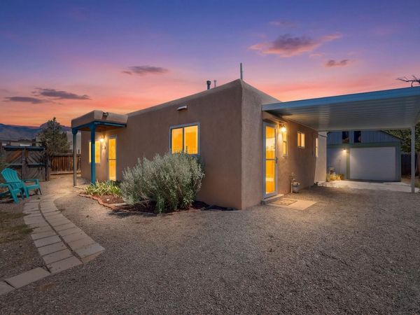 9104 Headingly Avenue NE, Albuquerque, NM 87111