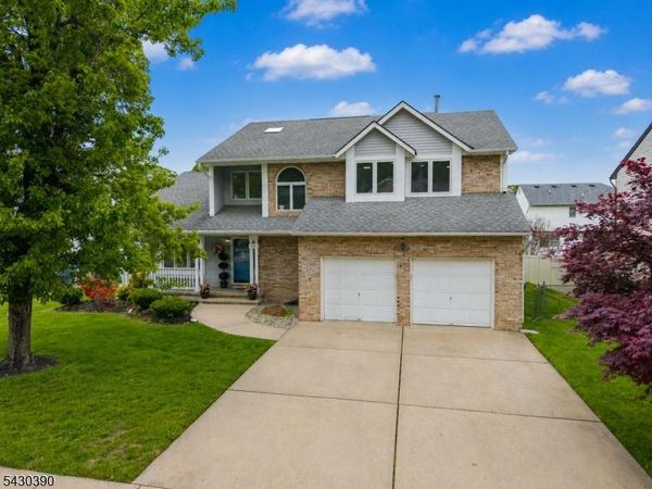 36 Lynn Ct, North Brunswick, NJ 08902