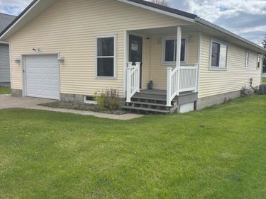 813 2nd Street W, Morgan, MN 56266