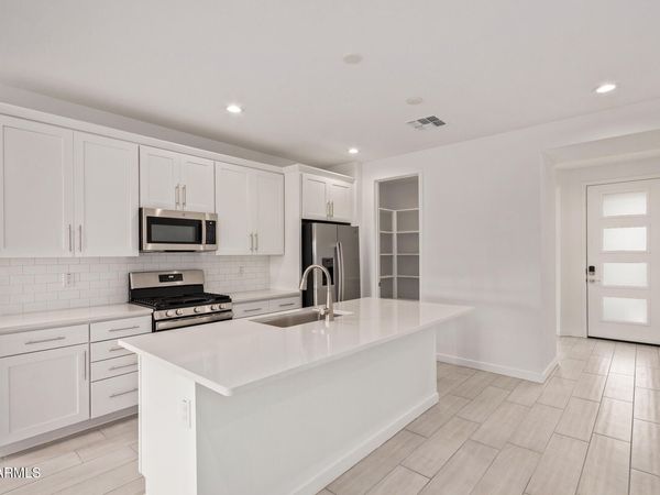 5343 W ROYAL PALM Road, Glendale, AZ 85302