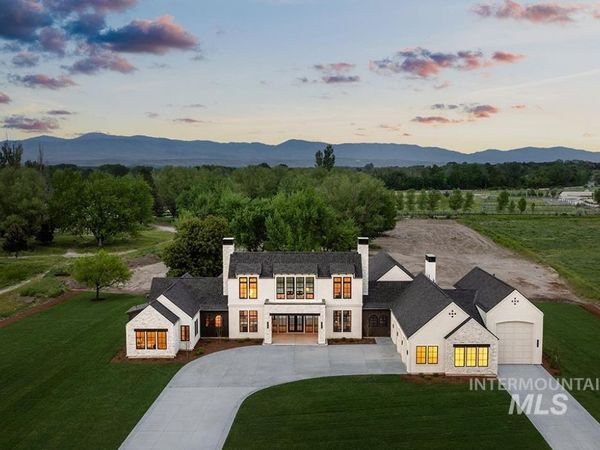 7866 N Hawks Beard Lane, Eagle, ID 83616