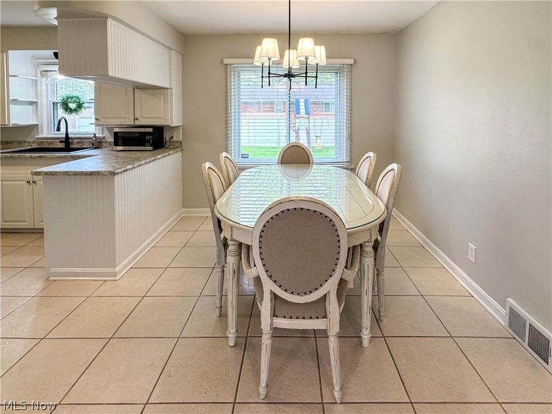 4047 Cascade Drive, Youngstown, OH 44511 Photo 12