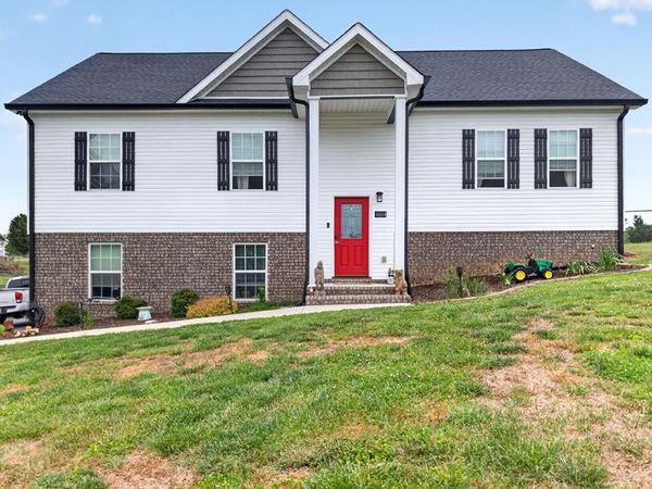 4044 Charlton Sq, Cookeville, TN 38501