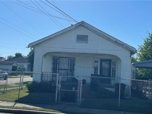 1700 PIETY Street , New Orleans, LA 70117