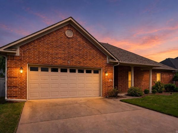 1320 Crosspoint, Conway, AR 72034