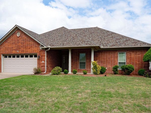1320 Crosspoint, Conway, AR 72034