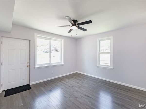 419 Little Broadway Street, Mehlville, MO 63125