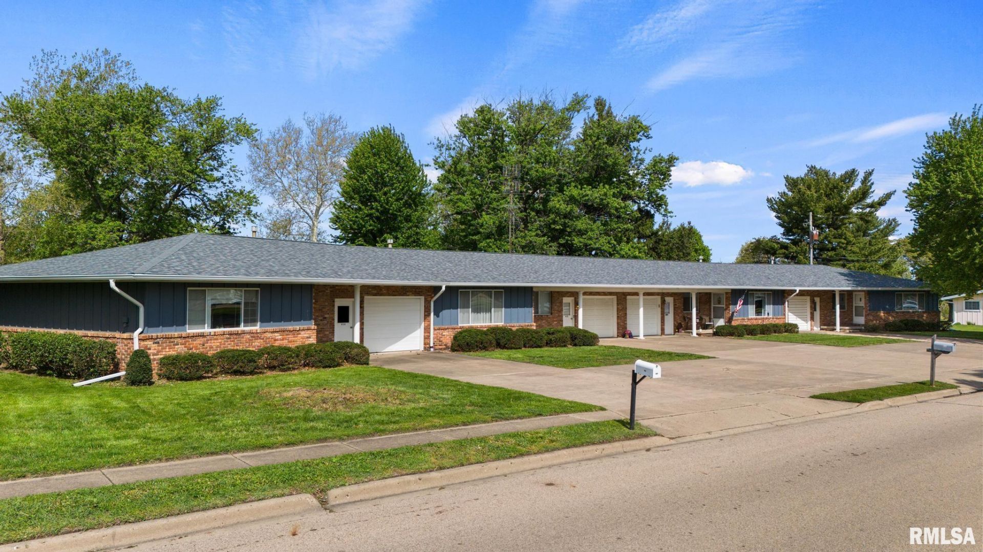 415 N Town Avenue, Princeville, IL 61559 Main Photo