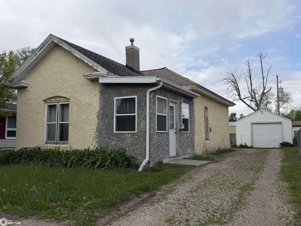 903 S 5Th Avenue, Marshalltown, IA 50158