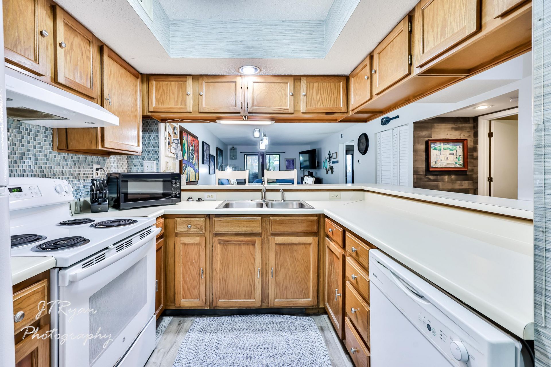 250 Masion Dr.  Photo 8