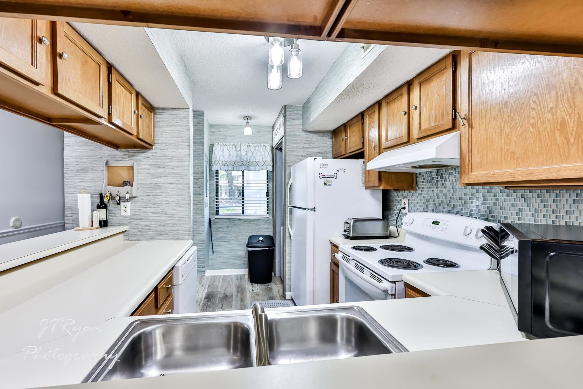 250 Masion Dr.  Photo 9