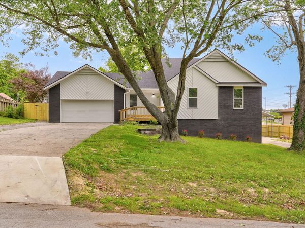 2021 E Lark Street , Springfield, MO 65804