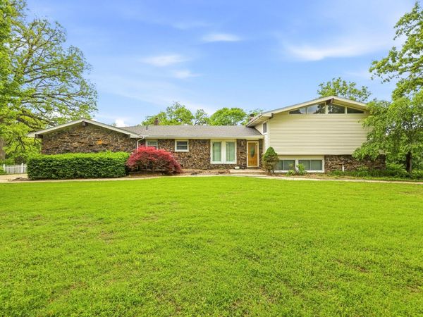 5740 E Catalpa Street, Springfield, MO 65809