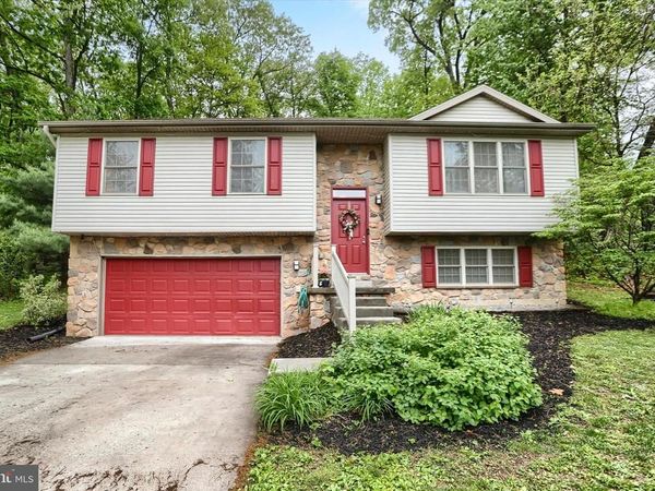 404 LITTLE JOHN DRIVE , DILLSBURG, PA 17019