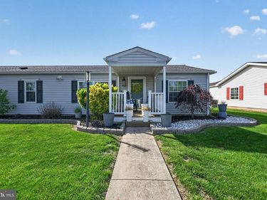 102 DAISY LANE, ROYERSFORD, PA 19468