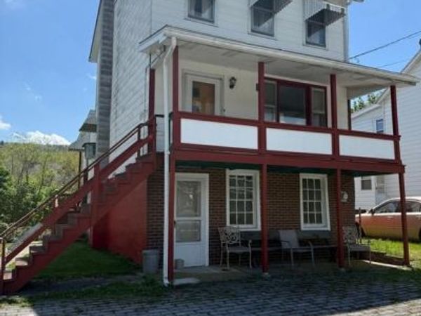 596 OLD 209 ROAD, TAMAQUA, PA 18252