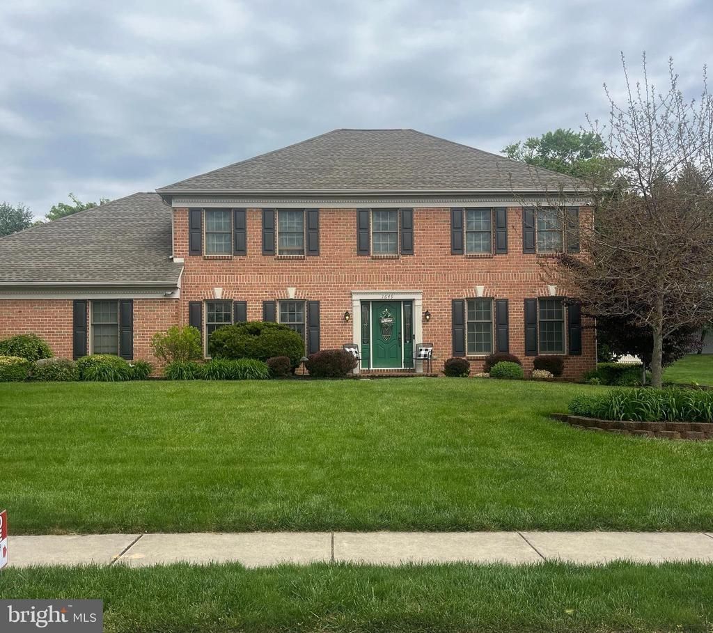 1649 LILAC ROAD, YORK, PA 17408