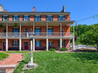400 KINDERHOOK ROAD, COLUMBIA, PA 17512
