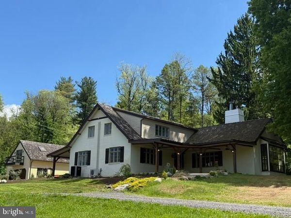 848 WHITE OAK LANE , LEESPORT, PA 19533