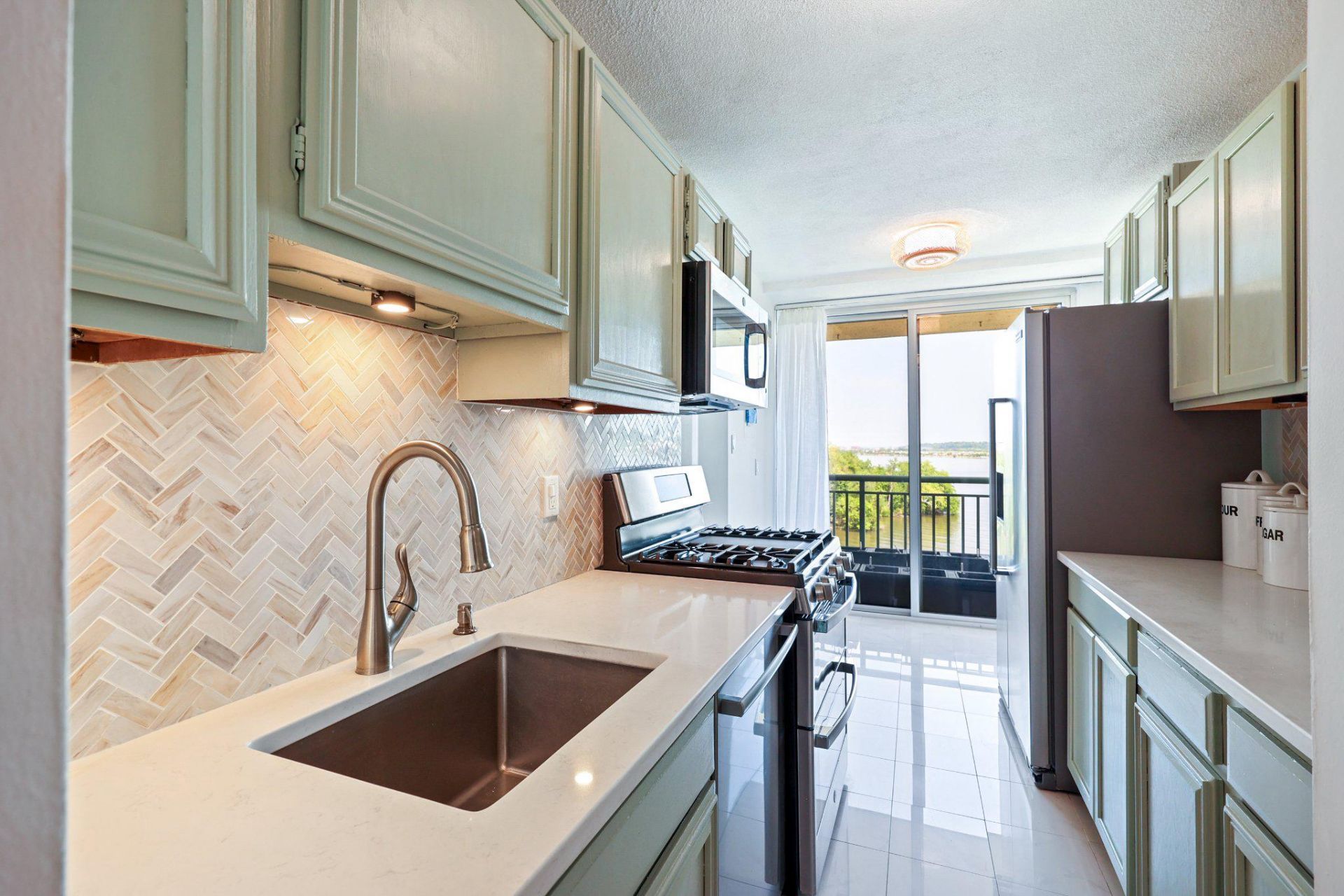 501 Slaters Lane, Unit 603, Alexandria, VA 22314 Main Photo