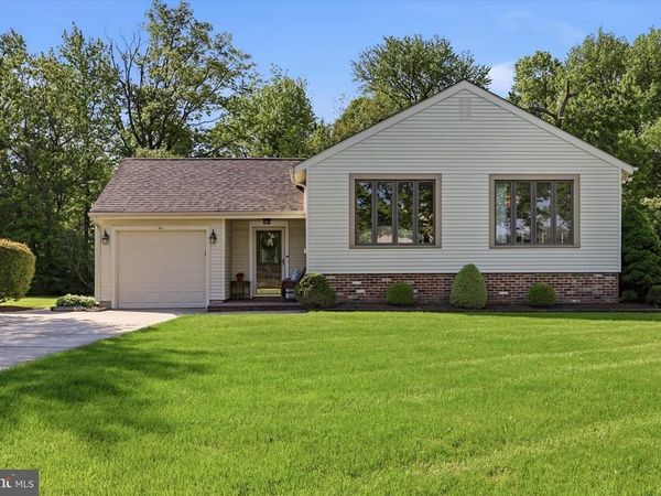 2 GLACIER DRIVE, CINNAMINSON, NJ 08077