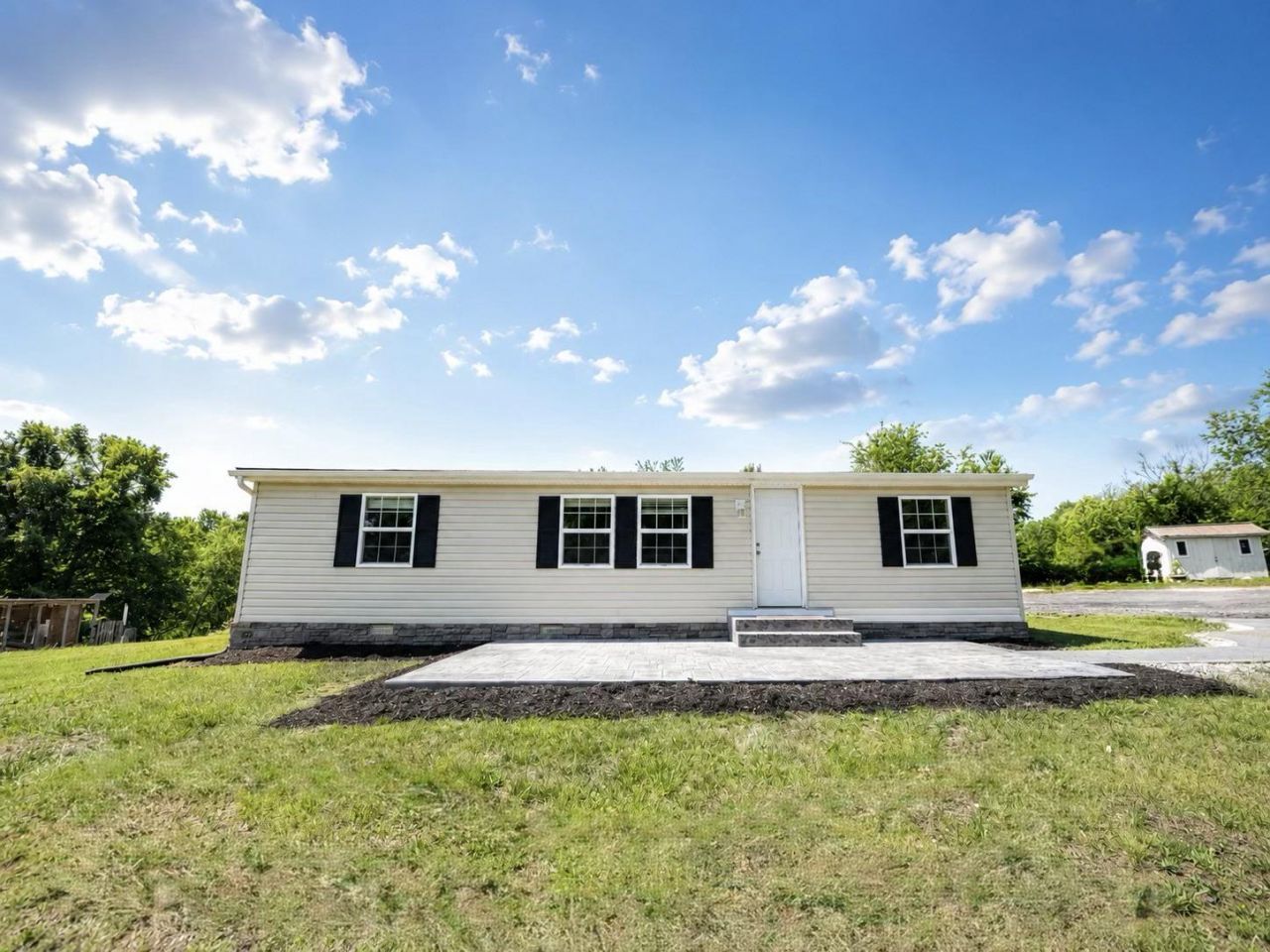 5878 N SEMINOLE TRL, BRIGHTWOOD, VA 22715