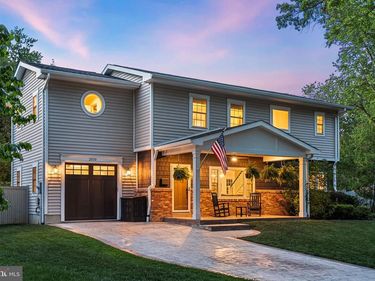 2010 CLARK PLACE, ALEXANDRIA, VA 22308