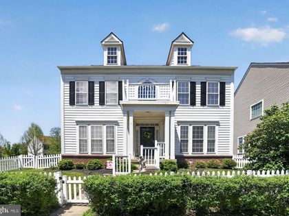 10 CROFT DRIVE Fountainville, PA 18923