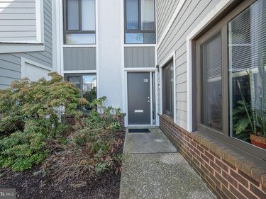 1710 OAKWOOD, Unit 3-B, PENN VALLEY, PA 19072
