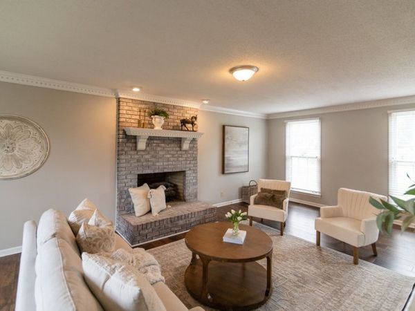 522 W Point Dr, Clarksville, TN 37043