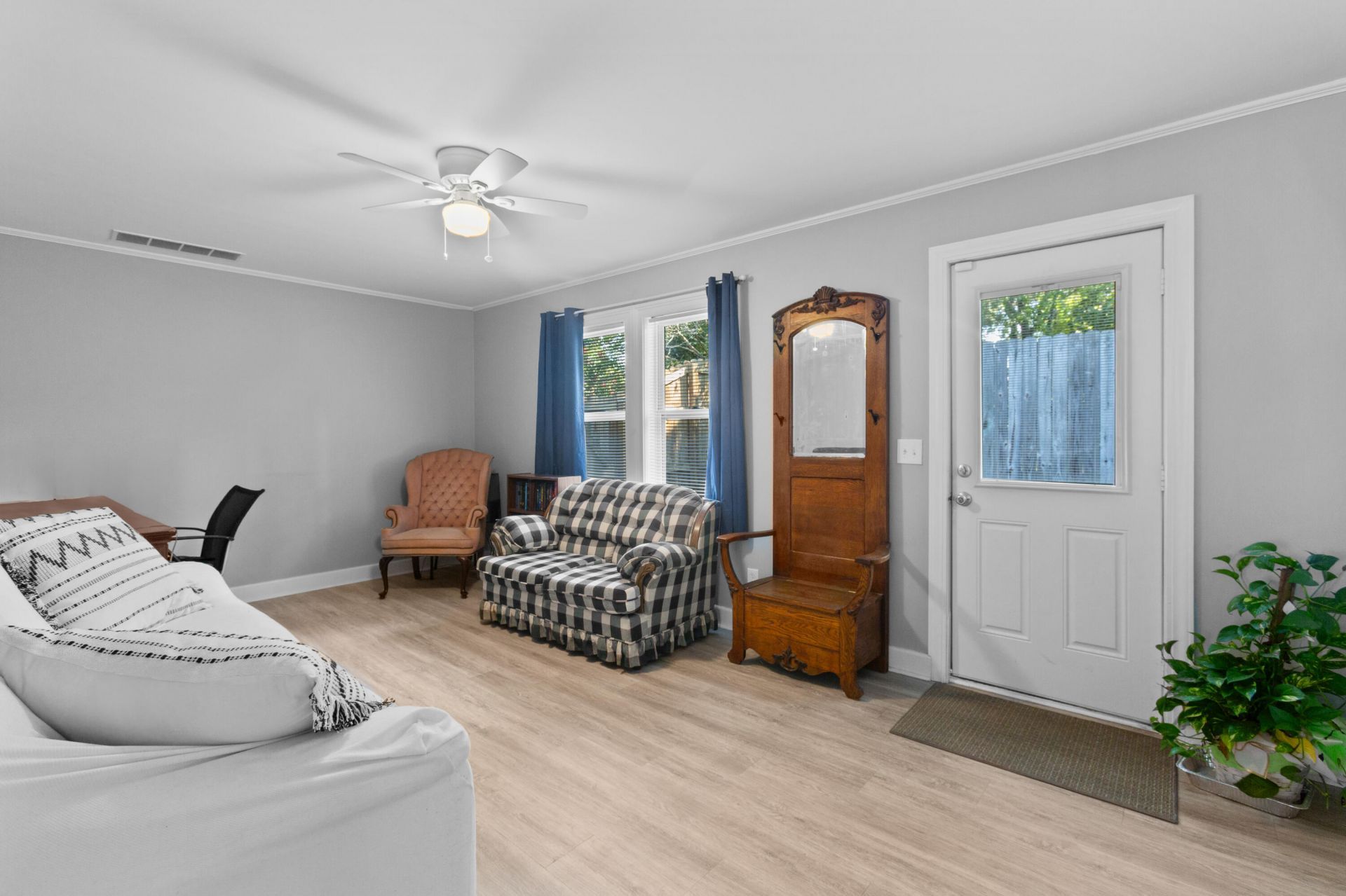 106 Goodwin Street Photo 23