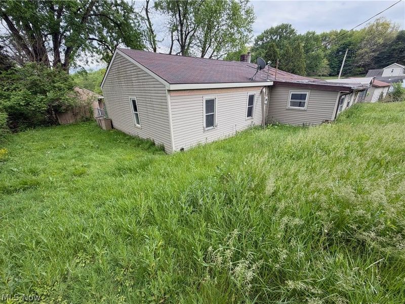 16816 Andrews Avenue, East Liverpool, OH 43920 Photo 2