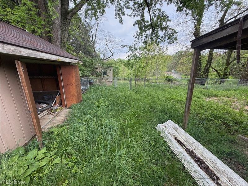 16816 Andrews Avenue, East Liverpool, OH 43920 Photo 4