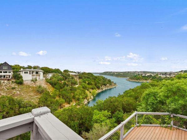 19426 Fisher LN, Spicewood, TX 78669