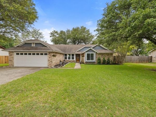 201 N Rainbow Bridge DR, Cedar Park, TX 78613
